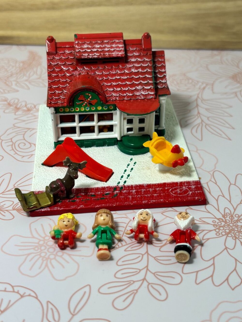 Vintage 1993 Bluebird Polly Pocket Holiday Toy Shop Complete